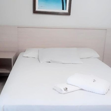 Kris Hotel 彼得罗利纳 外观 照片