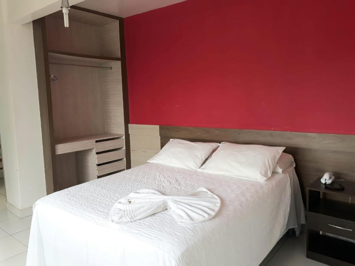 Kris Hotel 彼得罗利纳 外观 照片